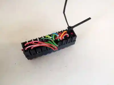 Pezzo di ricambio per auto di seconda mano scatola relè/fusibili per audi a6 avant (4f5) 2.7 tdi riferimenti oem iam 4d0937501  