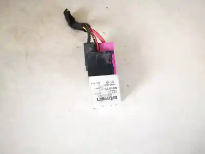 İkinci el araba yedek parçası  için AUDI A4 AVANT (8E)  OEM IAM referansları 8D0951253  