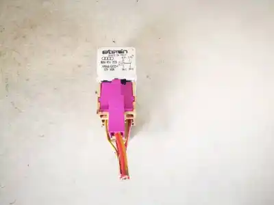 İkinci el araba yedek parçası  için AUDI A4 AVANT (8E)  OEM IAM referansları 8D0951253  