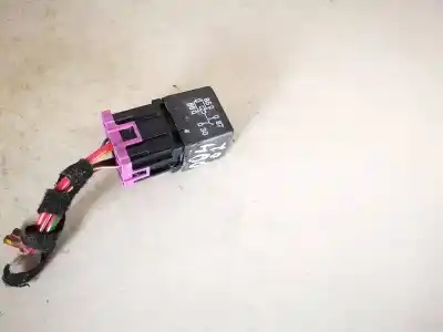 İkinci el araba yedek parçası  için AUDI A4 AVANT (8E)  OEM IAM referansları 8D0951253A  