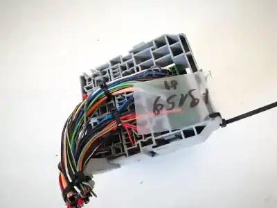 Second-hand car spare part fuse box unit for opel meriva b 1.7 16v cdti oem iam references 93363150  