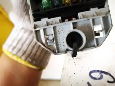 Second-hand car spare part fuse box unit for opel meriva b 1.7 16v cdti oem iam references 93363136  