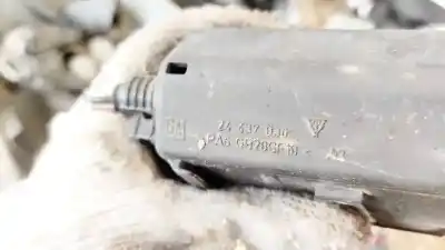 Second-hand car spare part fuse box unit for opel meriva b 1.7 16v cdti oem iam references 2437030  