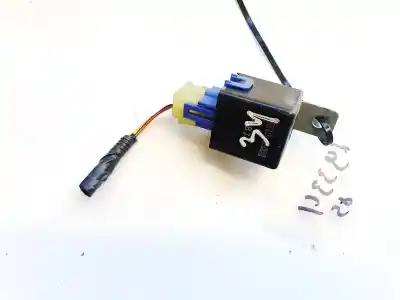 Pezzo di ricambio per auto di seconda mano relè per hyundai h-1 2.5 crdi riferimenti oem iam   