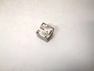 Second-hand car spare part relay for audi a4 avant (b5) 1.9 tdi oem iam references 8d0951253a  