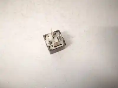 Second-hand car spare part relay for audi a4 avant (b5) 1.9 tdi oem iam references 8d0951253  