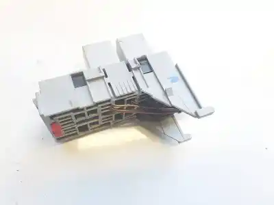 Second-hand car spare part fuse box unit for opel meriva b 1.7 16v cdti oem iam references 13100504  0332201100