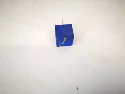 Pezzo di ricambio per auto di seconda mano Relè per DACIA LODGY 1.5 dCi Diesel FAP CAT Riferimenti OEM IAM 8200587121  