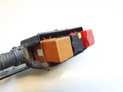 Second-hand car spare part fuse box unit for opel meriva b 1.7 16v cdti oem iam references 93393749  315043752