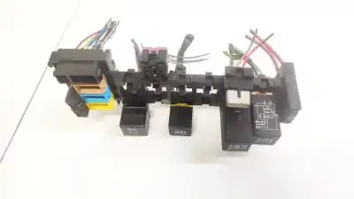 Peça sobressalente para automóvel em segunda mão  por AUDI 80 AVANT  Referências OEM IAM 8A1937503  