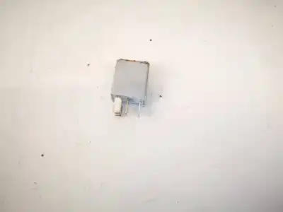Pezzo di ricambio per auto di seconda mano relè per opel meriva b 1.7 16v cdti riferimenti oem iam 13100504  0332201100