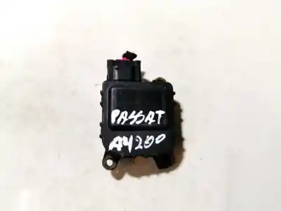 Pezzo di ricambio per auto di seconda mano  per VOLKSWAGEN PASSAT VARIANT (3B5)  Riferimenti OEM IAM 8D1820511E  700025693F00, 132801148, 1306003