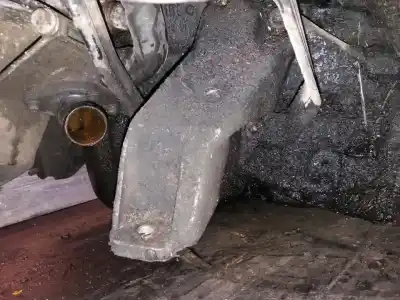 Автозапчастина б/у підтримка двигуна для AUDI A4 AVANT (B5) 1.9 TDI Посилання на OEM IAM 8D0199307L  