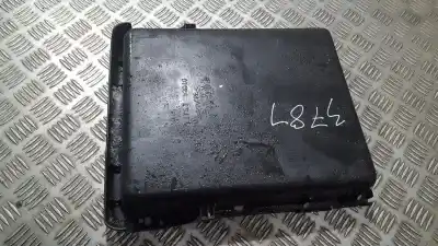 Pezzo di ricambio per auto di seconda mano plastica per toyota corolla (e11) 2.0 d-4d linea sol riferimenti oem iam 7175352010  71753-52010