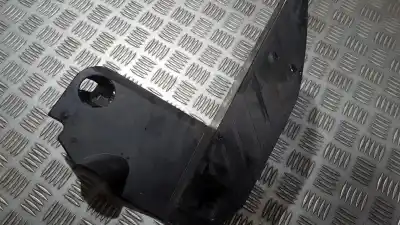 Автозапчастина б/у пластика для audi a3 (8p) 1.6 attraction посилання на oem iam 8p2864777  