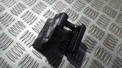 Peça sobressalente para automóvel em segunda mão plásticos por toyota auris 2.2 d-cat referências oem iam 7215702080