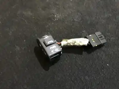 Second-hand car spare part left front power window switch for opel corsa b 1.0 12v cat (x 10 xe / lw3) oem iam references 90482477jx