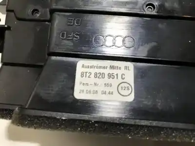 Автозапчастина б/у аераційна решіта для audi a5 cabriolet (8f7) 3.0 tdi quattro посилання на oem iam 8t2820951c  