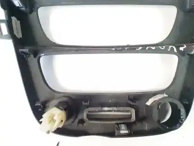 Pezzo di ricambio per auto di seconda mano plastica per renault megane 1.5 dci k9k j8 riferimenti oem iam 682100001  40303m