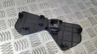 Pezzo di ricambio per auto di seconda mano plastica per nissan note (e11e) 1.4 cat riferimenti oem iam 684989u100  p10951