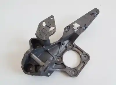 Second-hand car spare part engine support for volvo xc70 2.4 diesel cat oem iam references 282213b  