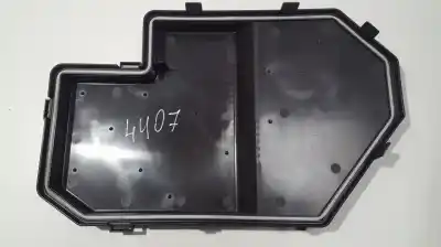 Автозапчасти б/у пластики за AUDI A4 AVANT (8E) 2.0 TDI Quattro (DPF) ссылки OEM IAM 8E0035613A  