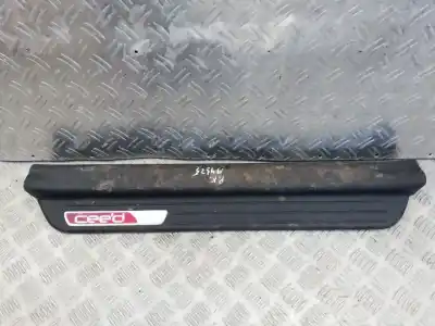 Pezzo di ricambio per auto di seconda mano plastica per kia ceed (ed) 1.6 crdi 115 riferimenti oem iam 858781h300  85878-1h300