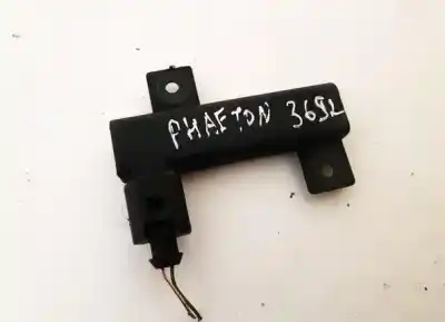 Pièce détachée automobile d'occasion plastiques pour volkswagen phaeton (3d1, 3d2, 3d3, 3d4, 3d6, 3d7, 3d8, 3d9) 4.2 v8 4motion références oem iam 3d0909133e  