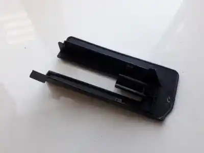 Pezzo di ricambio per auto di seconda mano plastica per toyota corolla (e12) 1.6 16v riferimenti oem iam 721370f020  72137-0f020