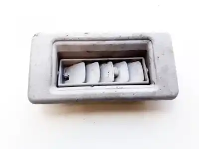 Peça sobressalente para automóvel em segunda mão Grelha / Difusor De Ar por MITSUBISHI PAJERO, 1999.10 - 2006.12 3.2 DID 118KW 2000.04 - 2001.11 Referências OEM IAM   