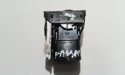 Pezzo di ricambio per auto di seconda mano griglia di aerazione per volkswagen passat variant (3b5) 1.9 tdi riferimenti oem iam 3b0819704a  