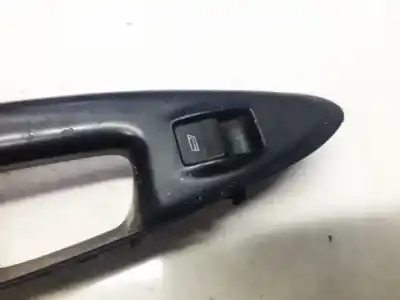 Автозапчасти б/у выключатель левого переднего окна за AUDI A4 AVANT (B5) 1.9 TDI ссылки OEM IAM 8D1867172A  