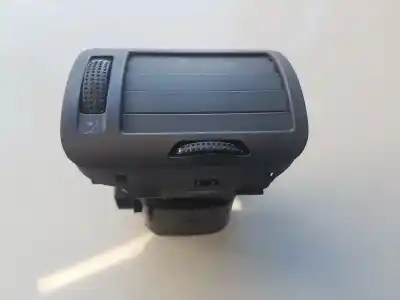 Автозапчасти б/у аэрационная решетка за VOLKSWAGEN PASSAT VARIANT (3B6) 1.9 TDI ссылки OEM IAM 3B0819704  