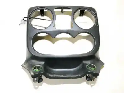 Pezzo di ricambio per auto di seconda mano Plastiche per FIAT DOBLO (119) 1.9 D SX Riferimenti OEM IAM 735270750  