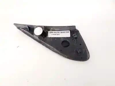 Pezzo di ricambio per auto di seconda mano plastica per toyota corolla (e11) 2.0 d-4d linea sol riferimenti oem iam 3004-704  3004-704, 4009948rh