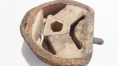 Second-hand car spare part engine support for volkswagen passat b5 (3b2) 1.6 oem iam references 8d0399151h  