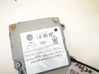 Автозапчастина б/у блок управління подушками безпеки для volkswagen passat variant (3b5) 1.8 посилання на oem iam 1j0909607  5wk4199