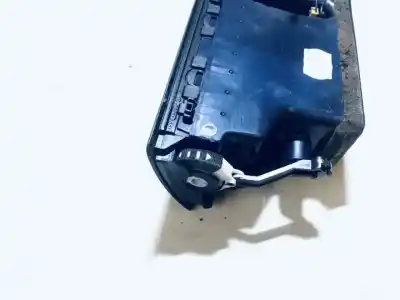 Автозапчастина б/у аераційна решіта для audi a4, b6 2000.11 - 2004.11 2.0 96kw 2000.11 - 2004.12 посилання на oem iam 438201  