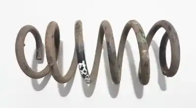 Second-hand car spare part shock absorber spring for toyota avensis 2.0 d-4d oem iam references 