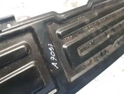 Pezzo di ricambio per auto di seconda mano plastica per opel zafira b 1.9 cdti riferimenti oem iam   