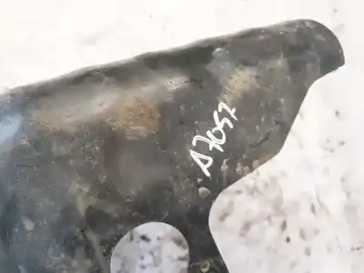 Pezzo di ricambio per auto di seconda mano plastica per opel zafira b 1.9 cdti riferimenti oem iam   