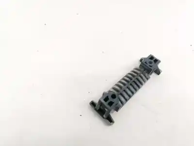 Peça sobressalente para automóvel em segunda mão plásticos por peugeot 406 (8b) 1.9 td referências oem iam 9626689880