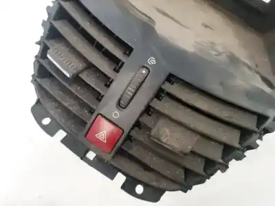 Second-hand car spare part air ventilation grille for peugeot 207 1.6 hdi fap cat (9hz / dv6ted4) oem iam references 9333  