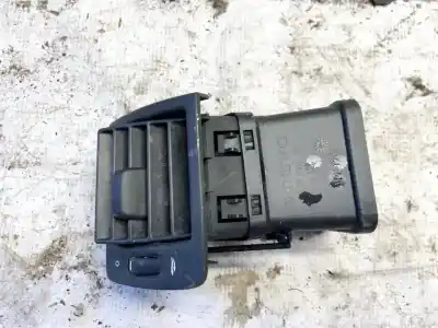 Pezzo di ricambio per auto di seconda mano griglia di aerazione per volvo v50 (545) 2.0 d riferimenti oem iam 30715098