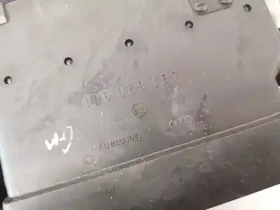 Автозапчасти б/у аэрационная решетка за audi a6, c5 2001.08 - 2005.01 facelift 2.4 125kw 2001.08 - 2005.01 ссылки oem iam 4b1820951  