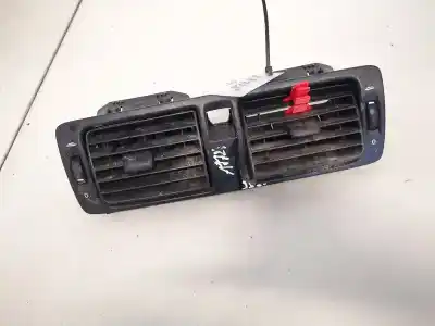 Peça sobressalente para automóvel em segunda mão grelha / difusor de ar por volvo v50 (545) 2.0 d referências oem iam y01144