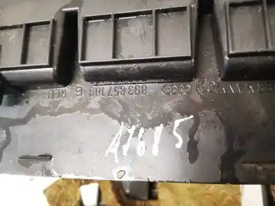 Pezzo di ricambio per auto di seconda mano plastica per audi 80 (811/813) 1.8 riferimenti oem iam 893857183b  