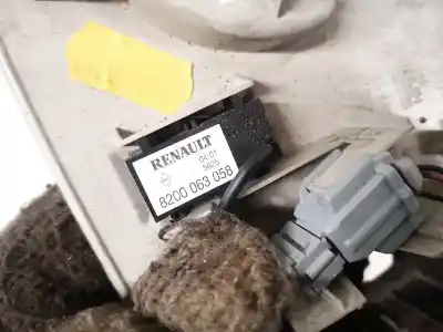 Автозапчастина б/у пластикler для renault espace iv (jk0) 2.2 dci turbodiesel посилання на oem iam 8200063058  