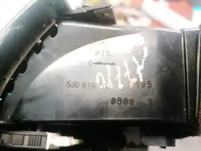 Peça sobressalente para automóvel em segunda mão grelha / difusor de ar por skoda fabia (5j2 ) 1.2 referências oem iam 5j0819702  