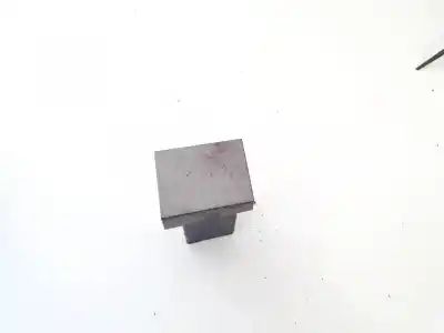 Peça sobressalente para automóvel em segunda mão plásticos por opel vectra b caravan 2.0 dti referências oem iam 09185912